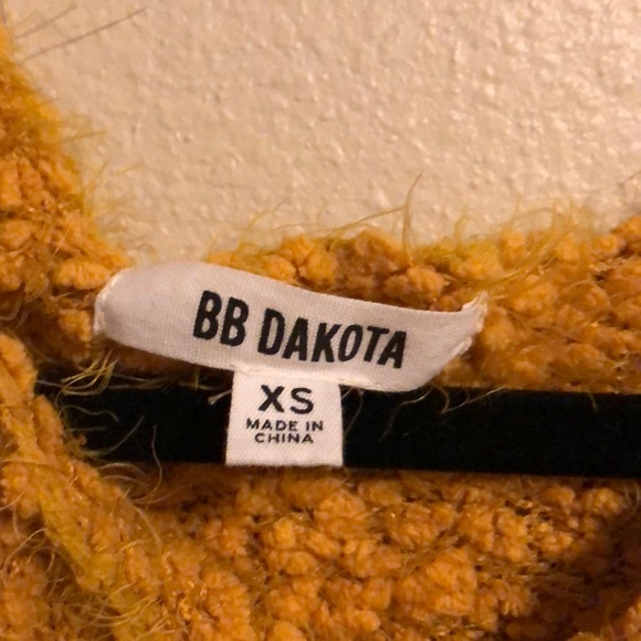BB Dakota Debra Boucle Yarn Sweater - Picture 4 of 5